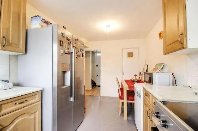 6 Greville Court