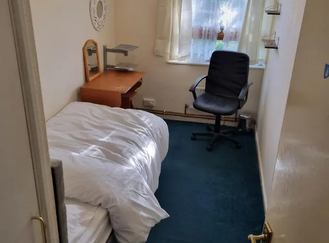 6 Greville Court